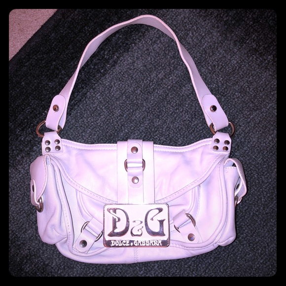 D&G Handbags - ❌❌SALE❌❌Authentic D&G white leather purse!